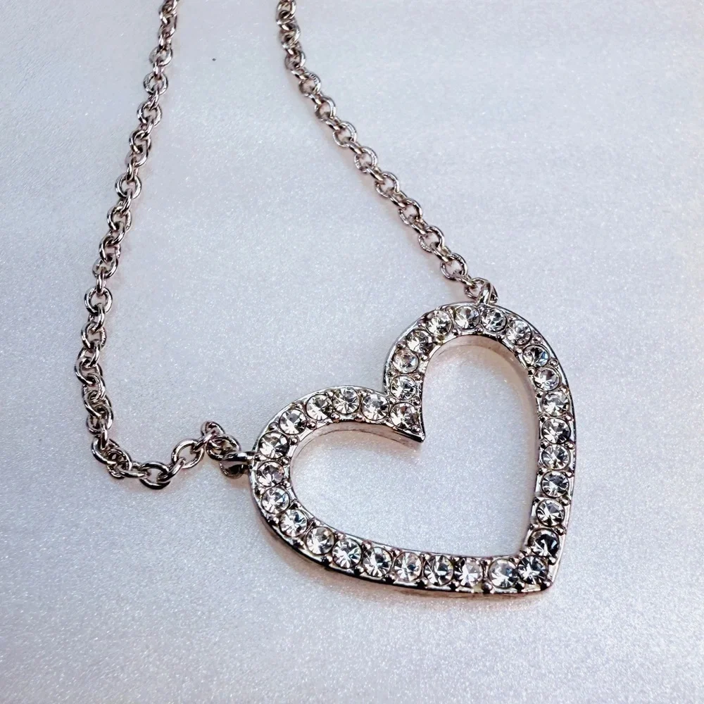 Elegant minimalist Silvertone Heart Bling Chain Necklace